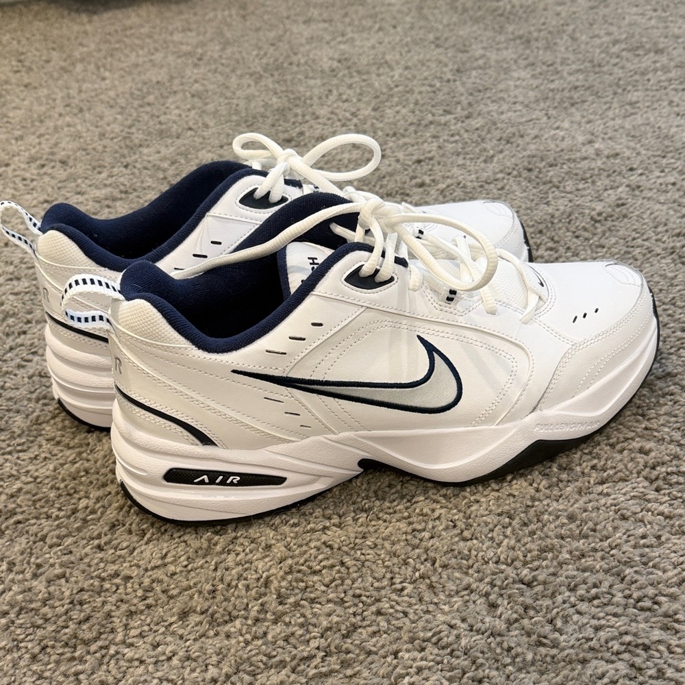 Nike Air Monarch